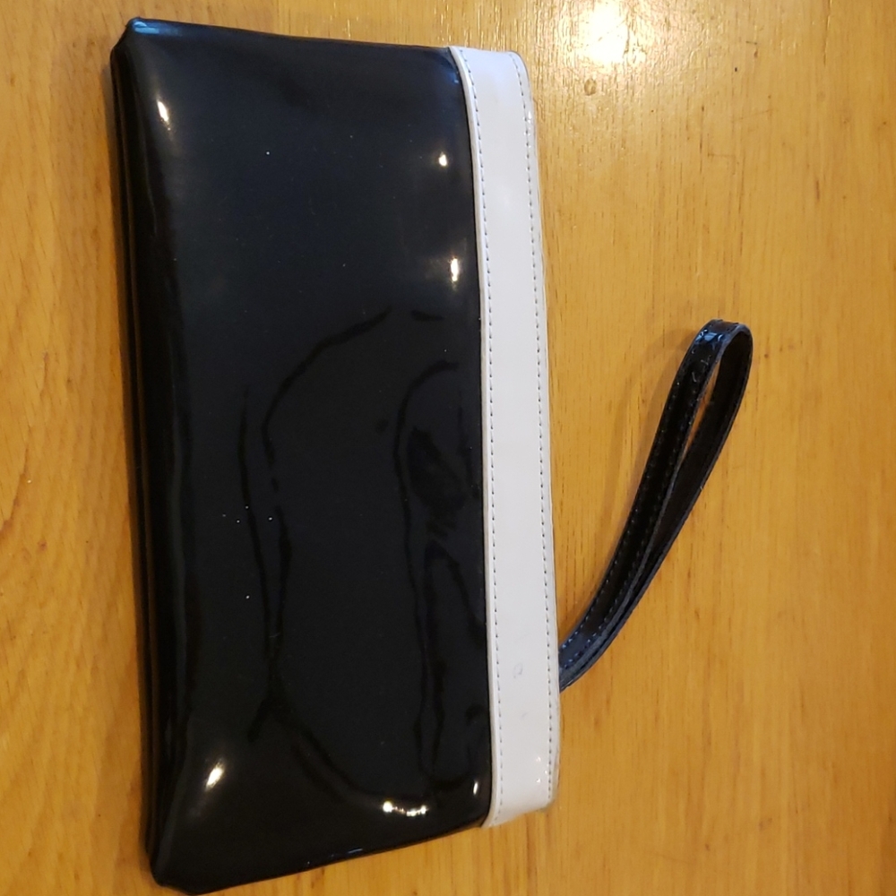 Wristlet - Picture 3 of 4